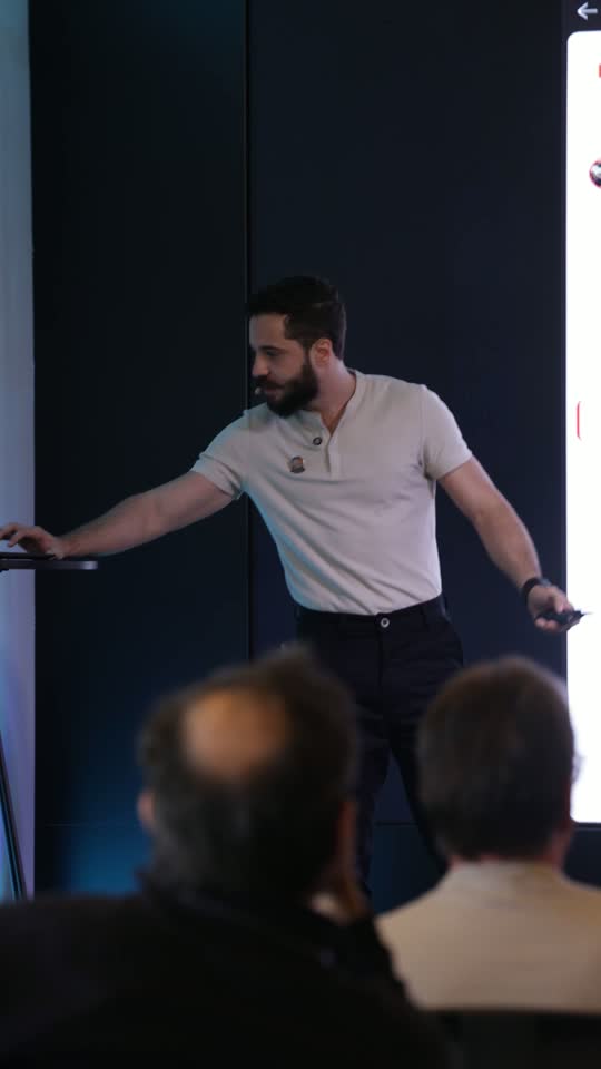 Depoimento em vídeo de cliente do Ideal HUB